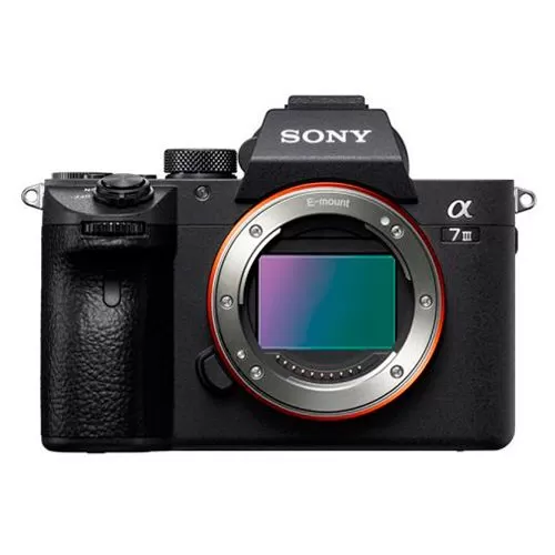 Cámara Sony Alpha A7 III solo Cuerpo + Memoria y Estuche